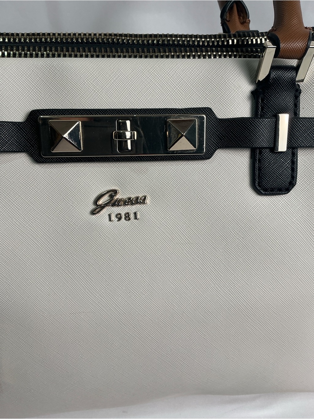 GUESS Cherie Status Carryall Satchel Colorblock Black White - Picture 3 of 16
